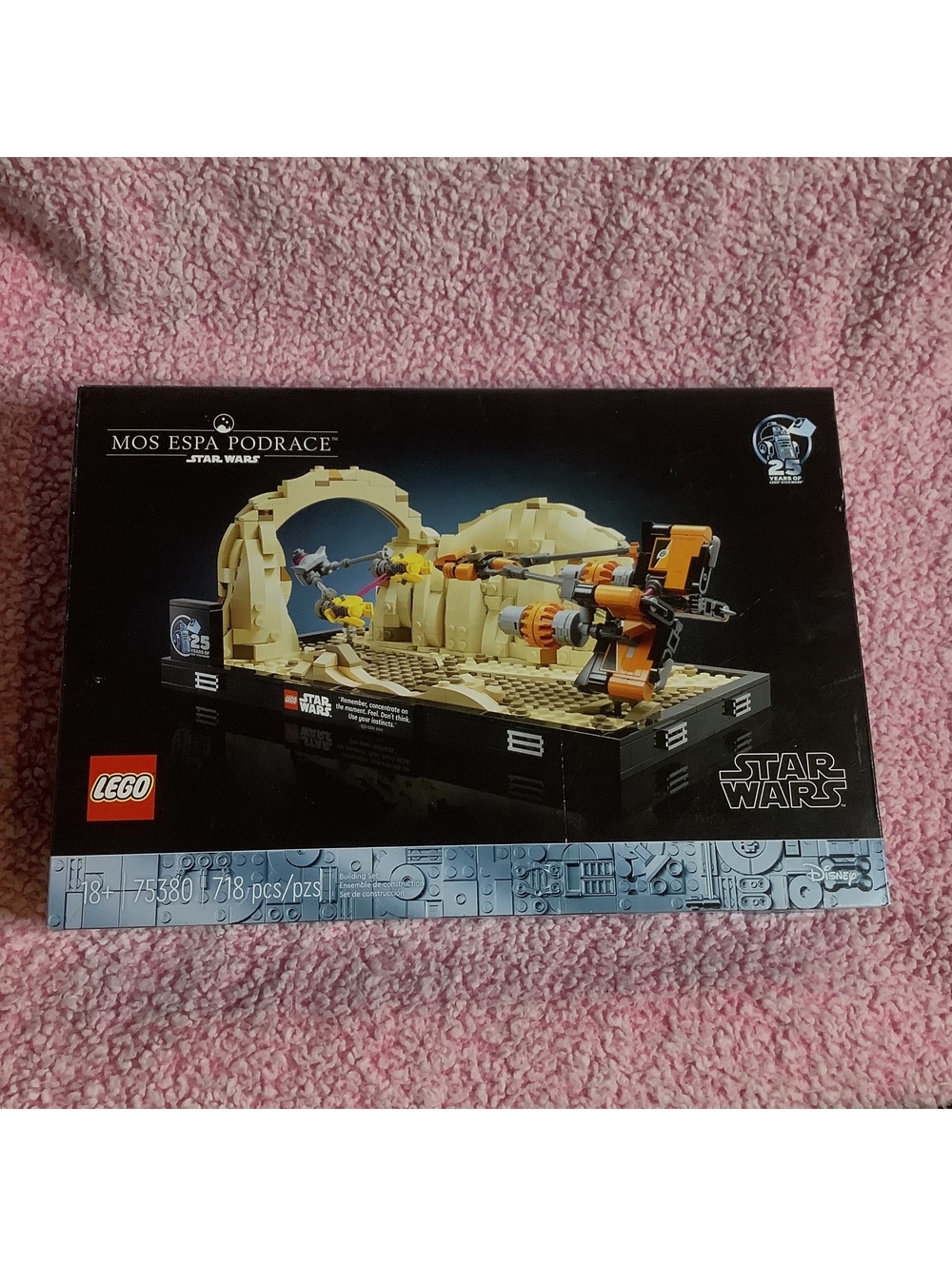 LEGO Star Wars Mos Espa Podrace Set 75380 - 718 Pieces - Picture 1 of 2